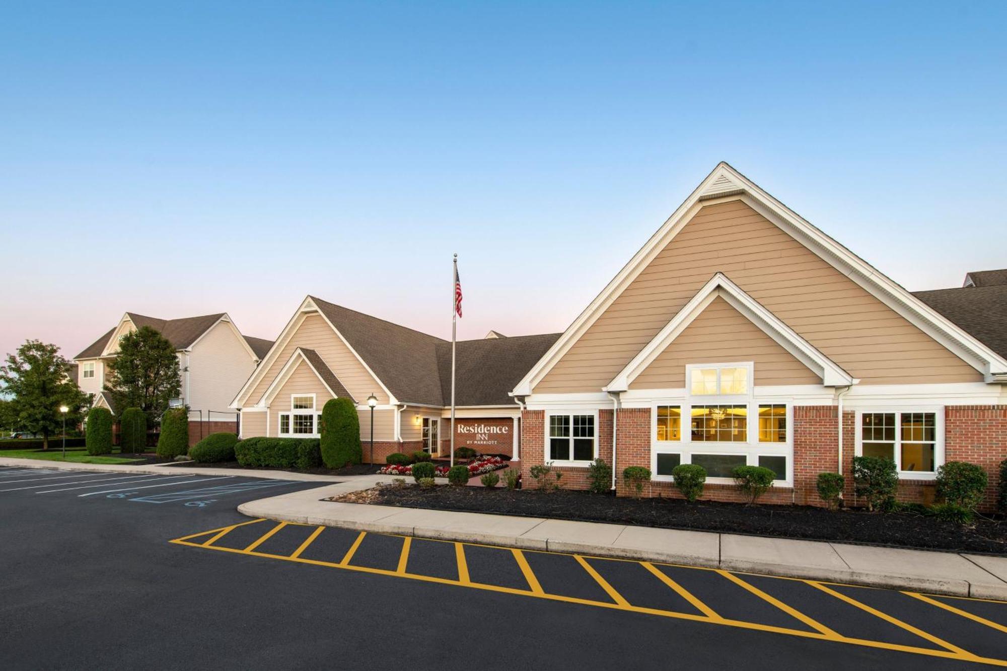 Residence Inn Mt. Laurel At Bishop'S Gate Маунт Лорел Екстериор снимка